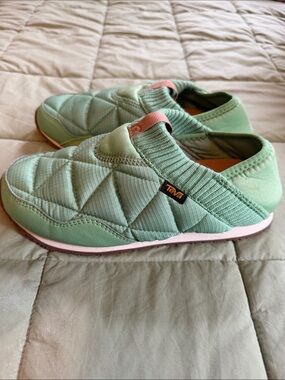 Teva Mint Green Quilted Slippers / Shoes